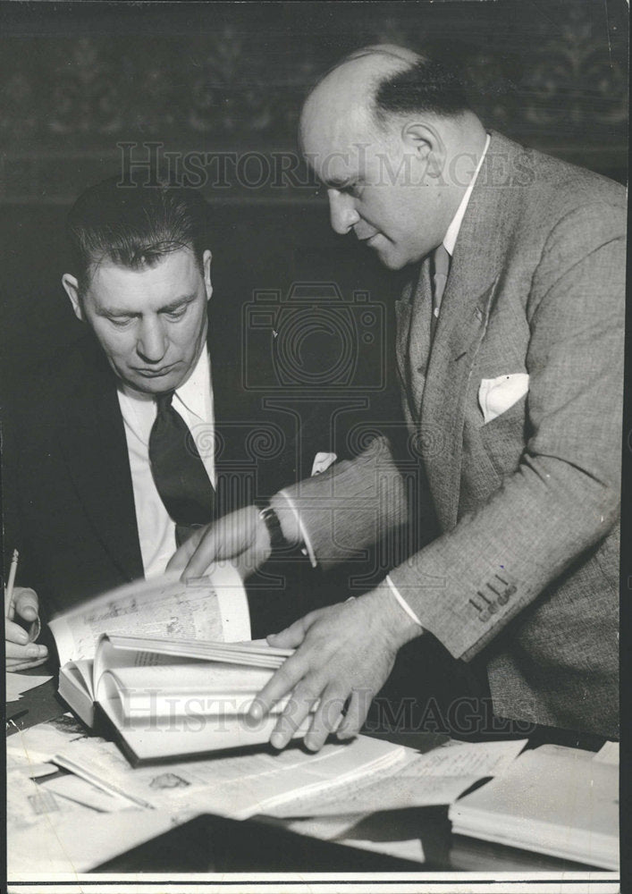 1935 Press Photo Hirschfield Presents Book Gov Johnson - Historic Images