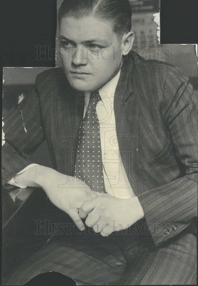 1932 Press Photo Murderer Hayes Seated Wearing Suit - Historic Images