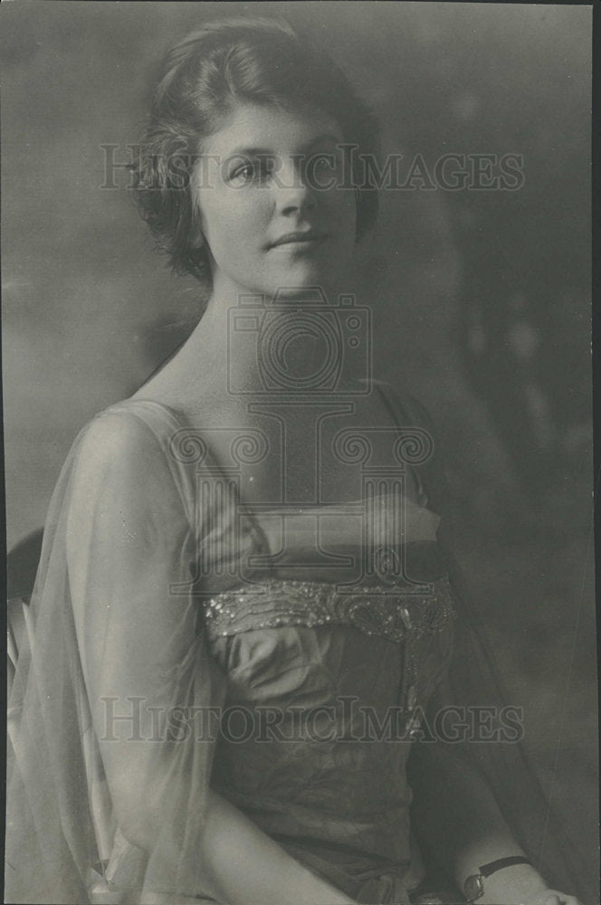 Press Photo Glamour Portrait Socialite Howbert - Historic Images
