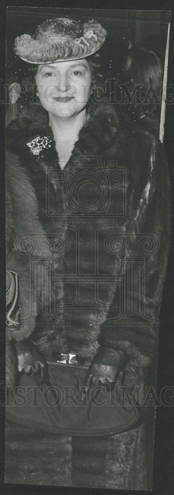 1942 Press Photo Mrs WF Hayden - Historic Images