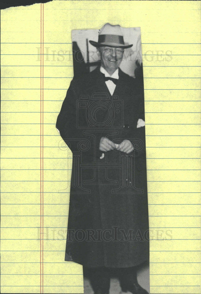 1959 Press Photo William Hayden Man Coat Hat - Historic Images