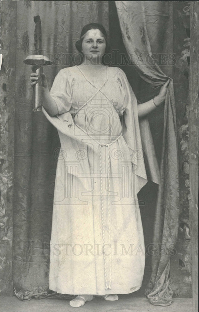 1920 Press Photo Woman Greek Dress Torch - Historic Images
