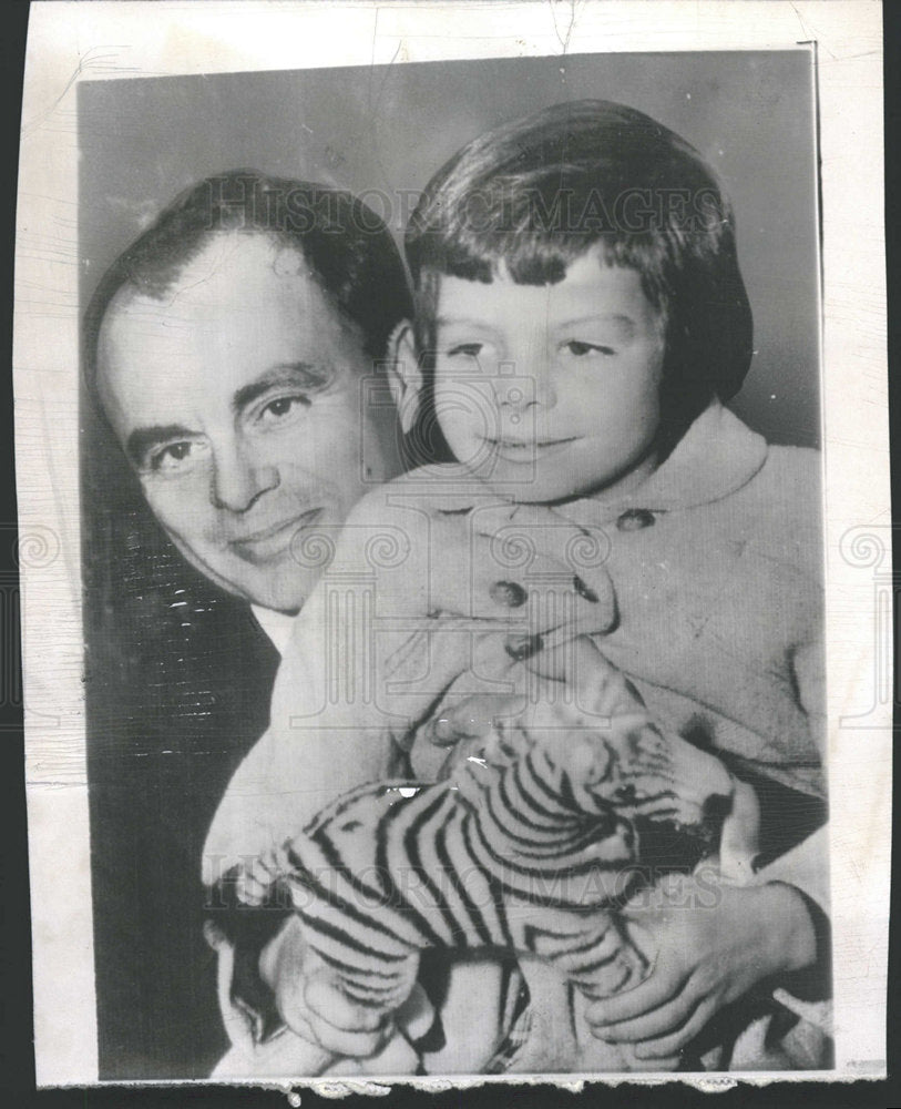 1955 Press Photo Aly and Yasmin Reunited in France - RRY27353 - Historic Images