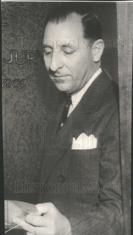 1937 Press Photo Press Photo Atty. Buron Fitts, L.A. - Historic Images