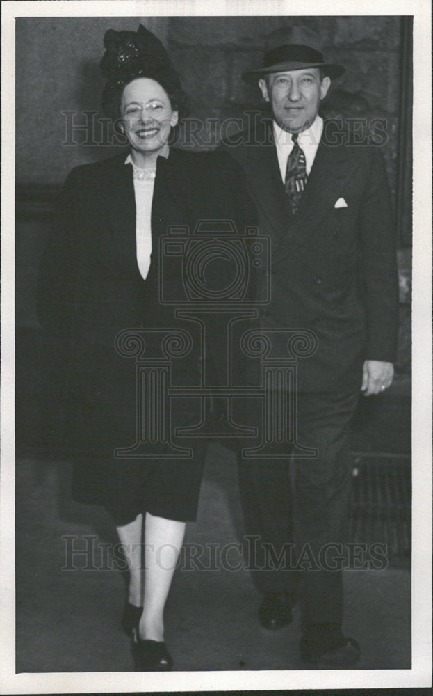 1946 Press Photo Mr. Mouris Fishfein and his wife. - Historic Images