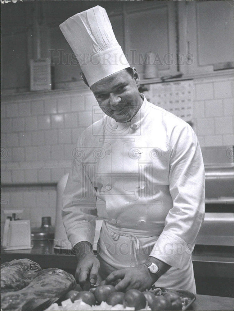 1967 Press Photo Cosmopolitan Hotel Chef Klopp Kitchen - Historic Images