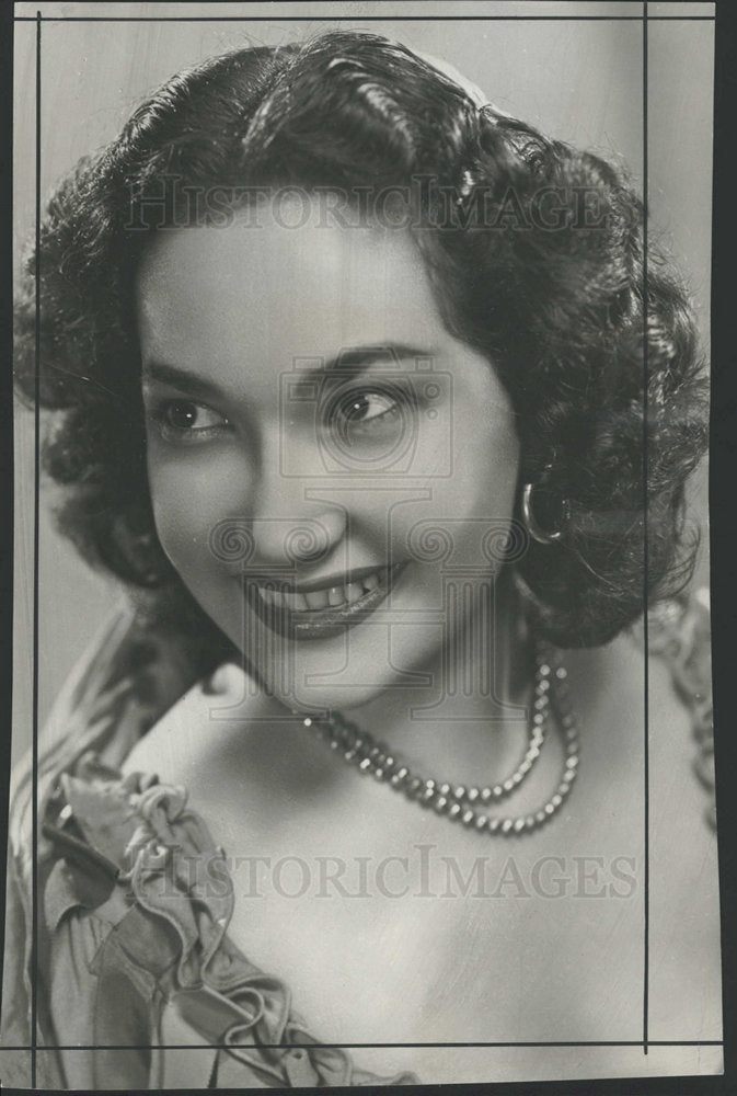 1945 Press Photo Brenda Lewis American Opera Singer - Historic Images