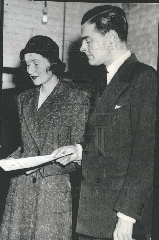 Press Photo Mr. And Mrs. Henry Cabot Lodge Cast Votes - Historic Images