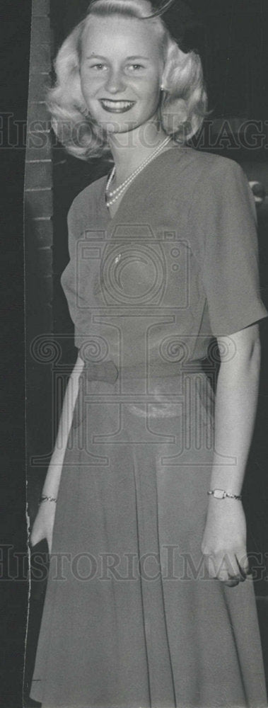 1945 Press Photo Frances Patterson/Mrs. John Flower - Historic Images