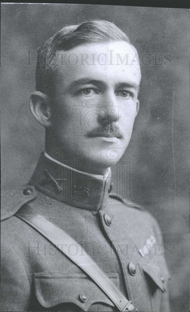 1944 Press Photo Gen Courtney Hodges Military Officer - Historic Images
