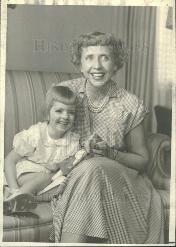 1952 Vera Cockrill Daughter Ann-Historic Images