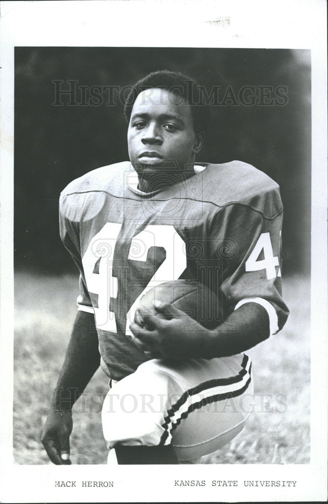1969 Press Photo Mack W. Herron American Football - Historic Images