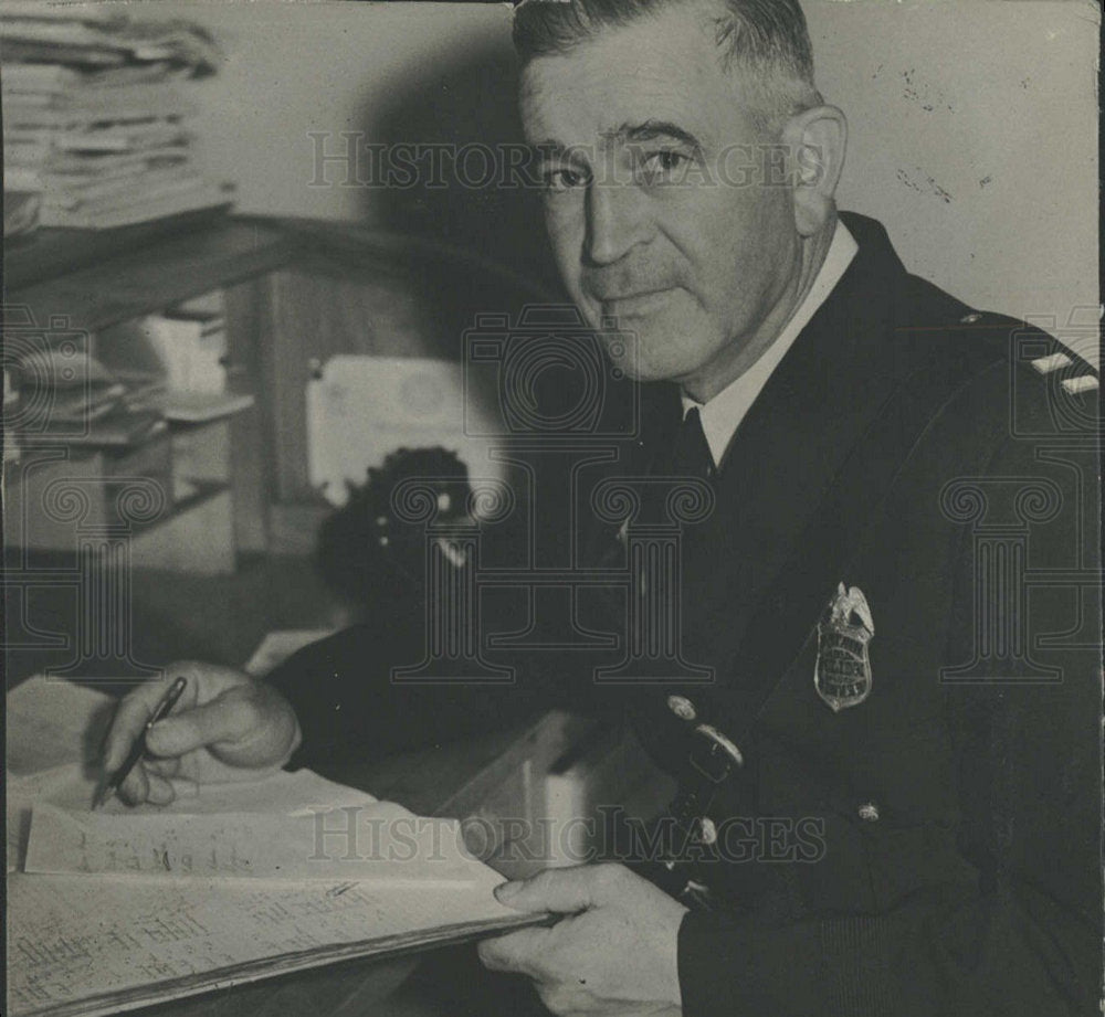 1932 Press Photo Captain Frank Campbell  - Historic Images