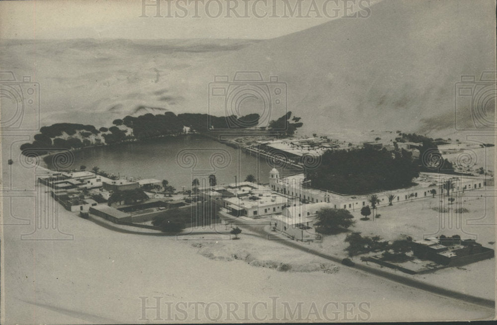 1965 Press Photo Huacachina Lagoon Lima Peru medicinal - Historic Images