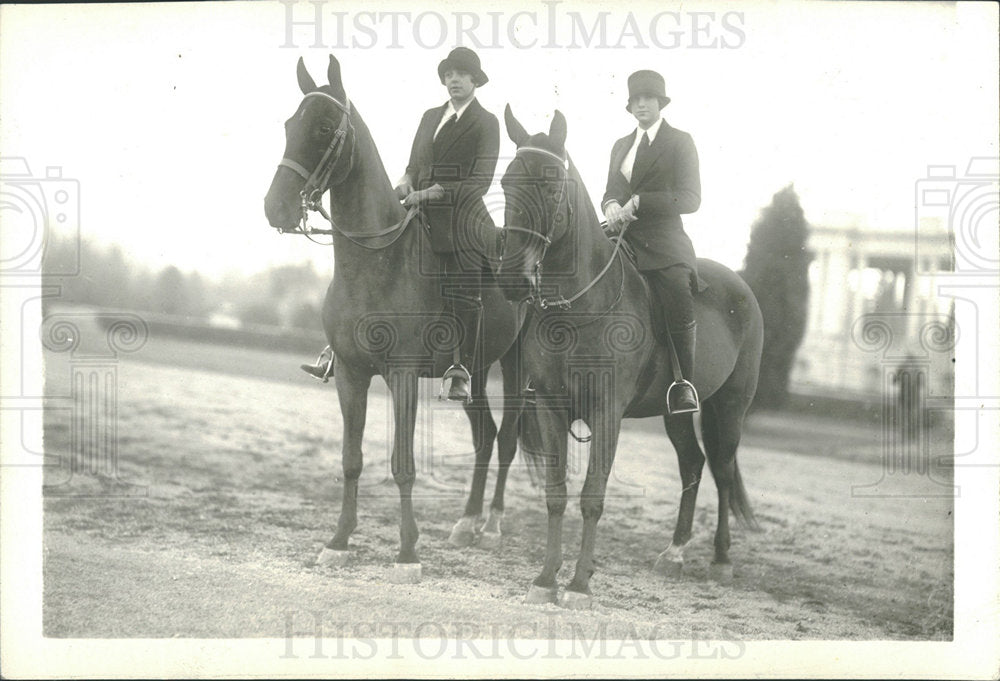 1979 Press Photo Nancy Lee Joan Howard Horse - Historic Images