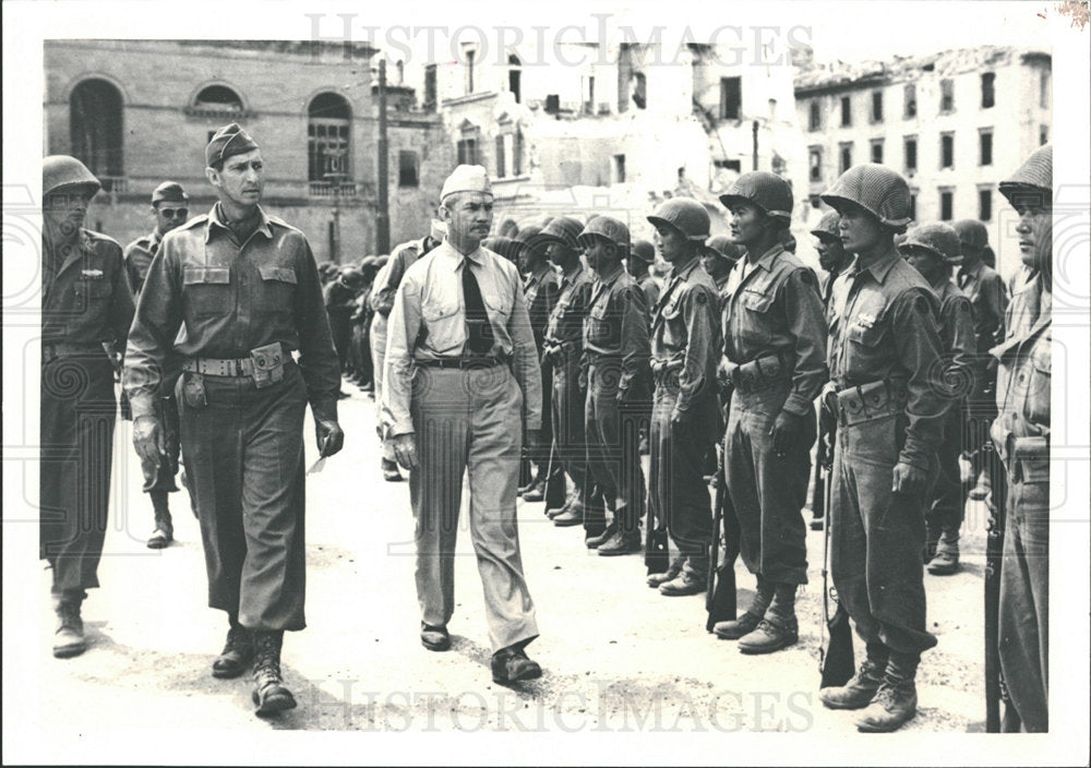 1986 Press Photo Capt Young Kim Mark Clark James Italy - Historic Images