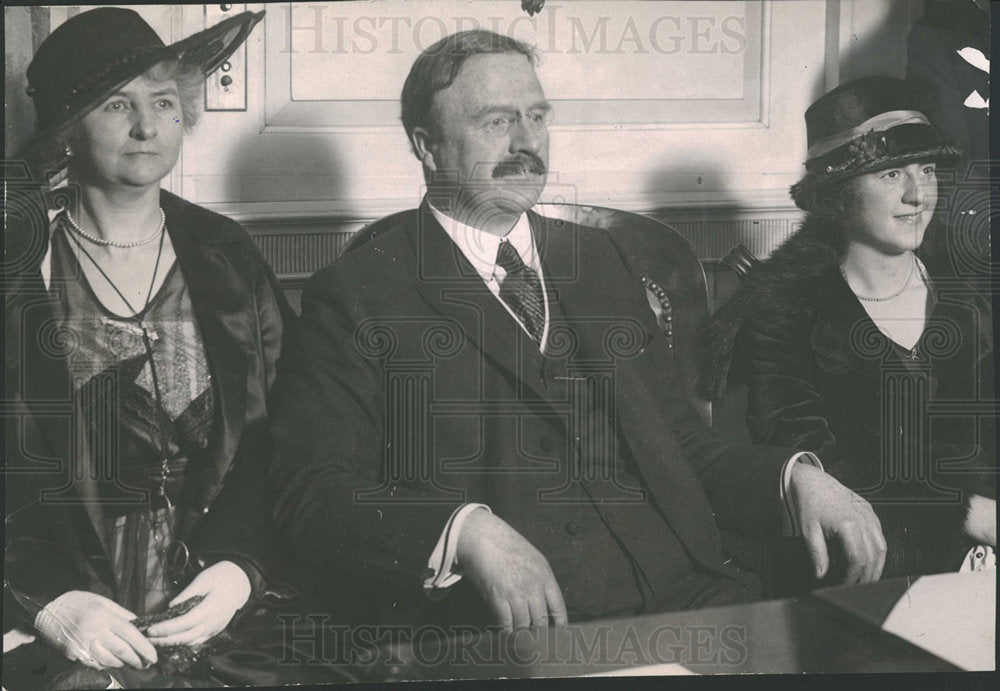 New York Mayor John F. Hylan & Family - Historic Images