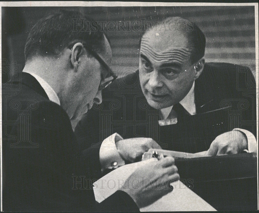 1964 Press Photo James O&#39;Gara Dr Joseph Lichten Regis  - Historic Images