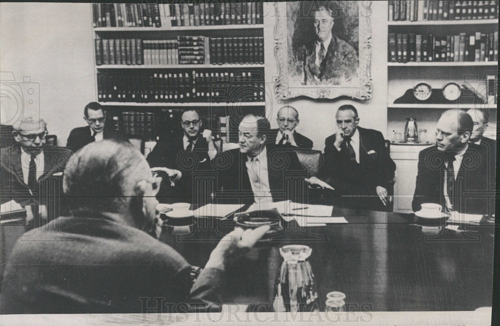 1956 Press Photo Hubert Humphrey Vietnam White House - Historic Images