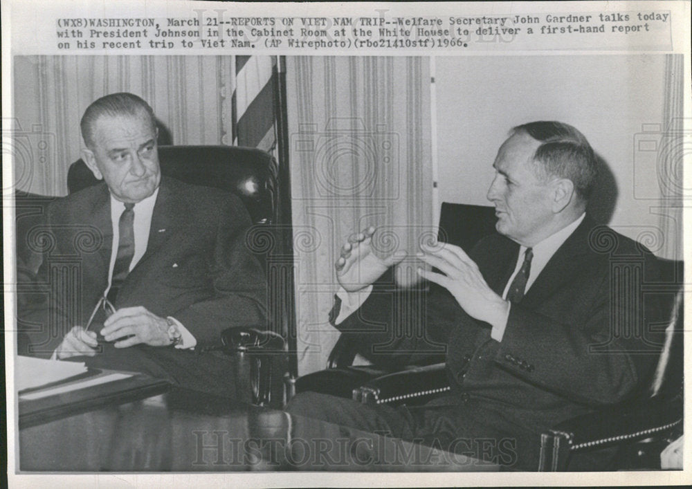 1966 Press Photo John Gardner President Johnson Cabinet - Historic Images