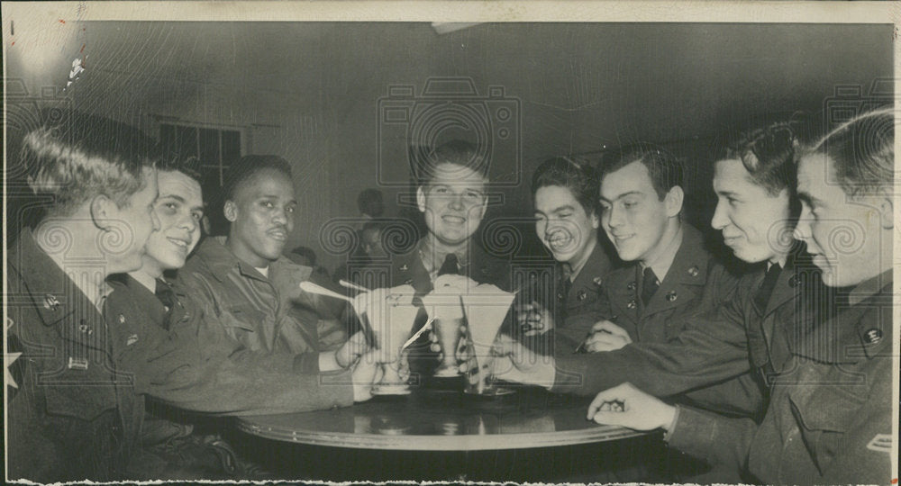 1931 Press Photo Old Soldiers Korean war veterans boy  - Historic Images