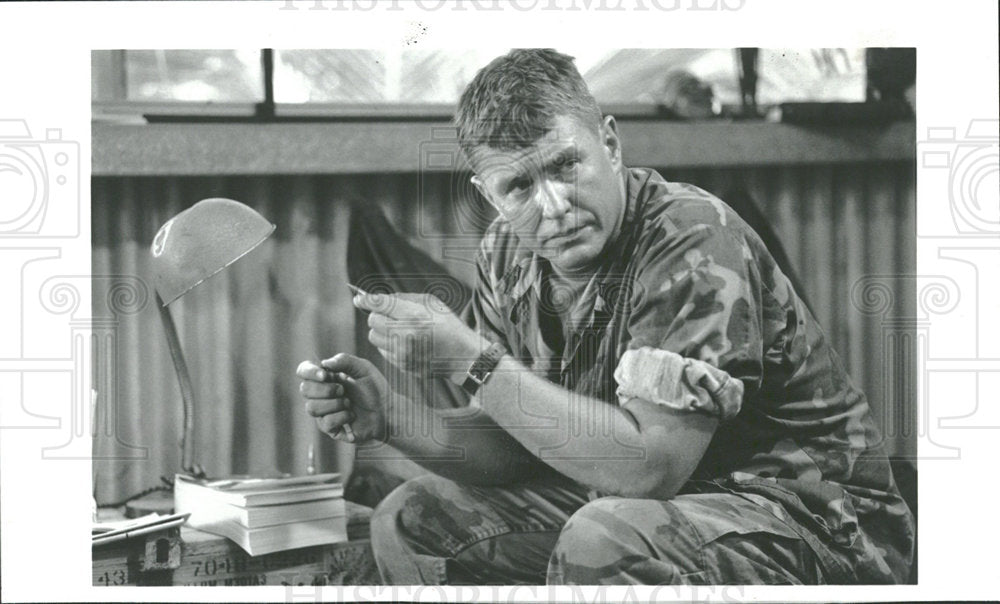 1993 Press Photo Tom Berenger American Film Actor. - Historic Images