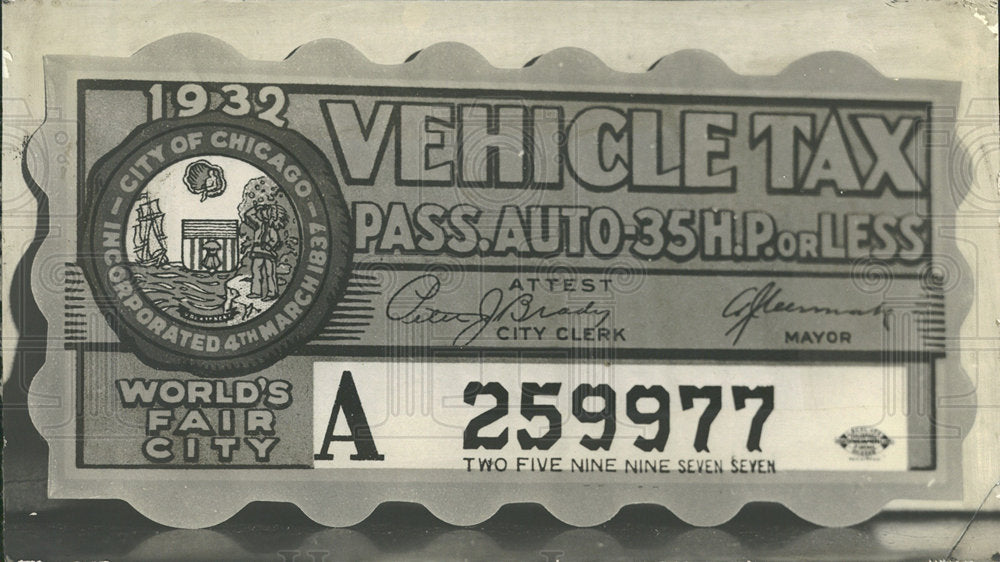 Press Photo vehicle tex sticker persons Chicago wait  - Historic Images