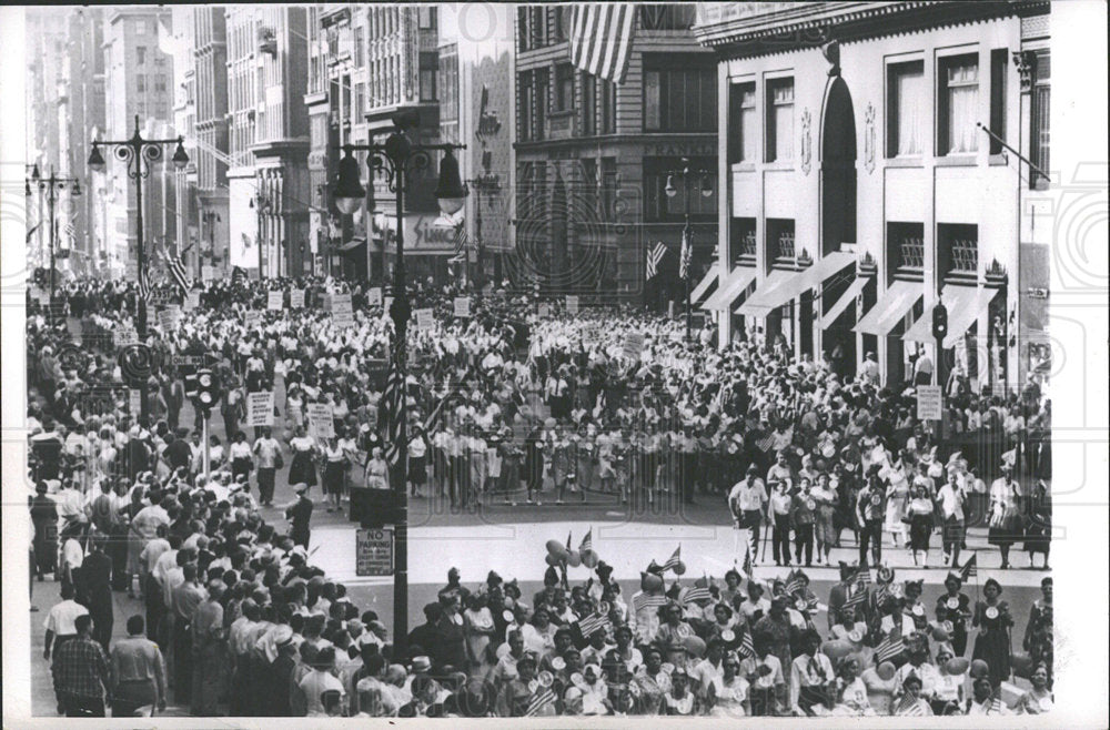 Press Photo New York Flags Balloons World War II Parade - Historic Images