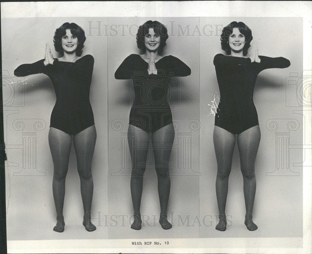 1982 Press Photo Shoulder elbows Maintain floor arms  - Historic Images