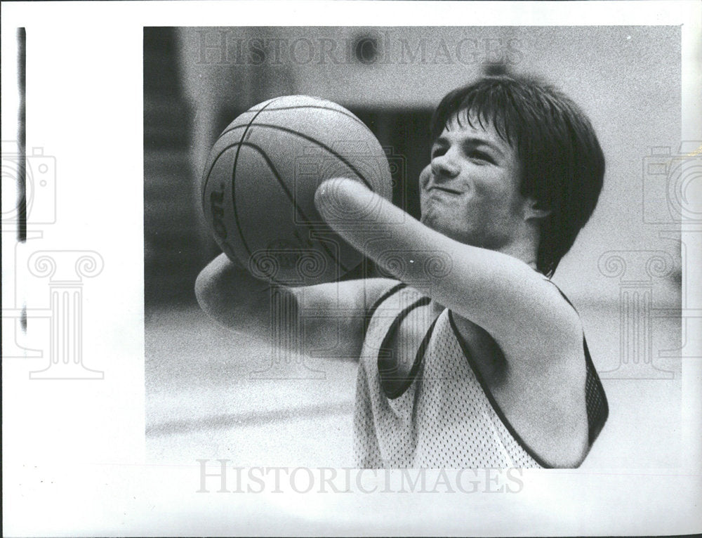 1989 Press Photo Clay Jagues Athlete Ball  - Historic Images