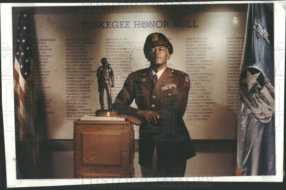 1989 Press Photo Alexander Jefferson pilot German Camp  - Historic Images