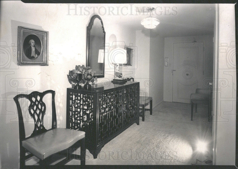 1963 Press Photo Chippendale Queen Anne Mirror Dining - Historic Images