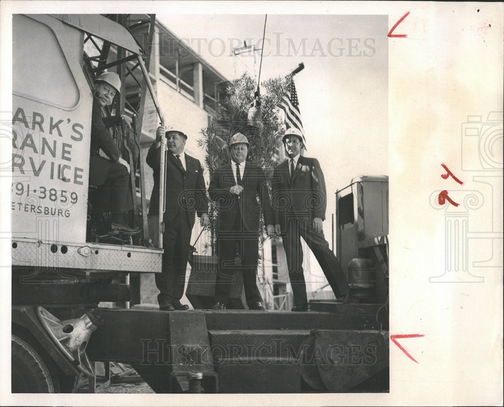 1965 Press Photo Park Shore Apartment Empire Associates - Historic Images