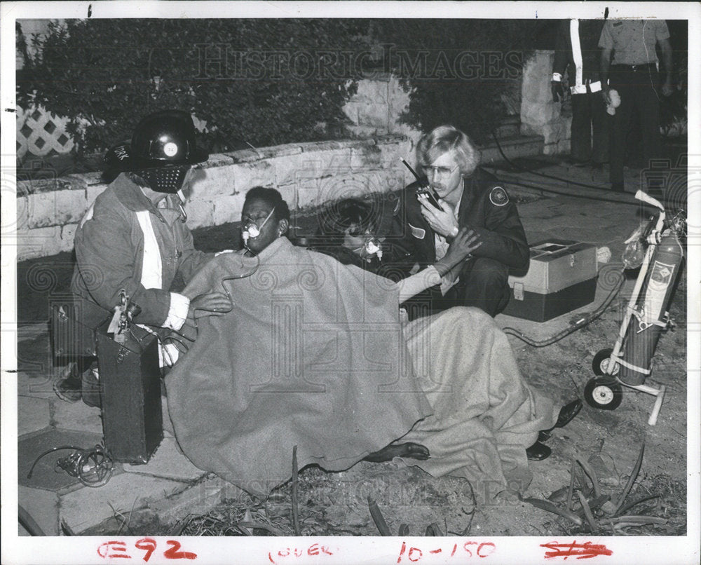 1980 Press Photo Walter York technician Bob Bailey aid - Historic Images