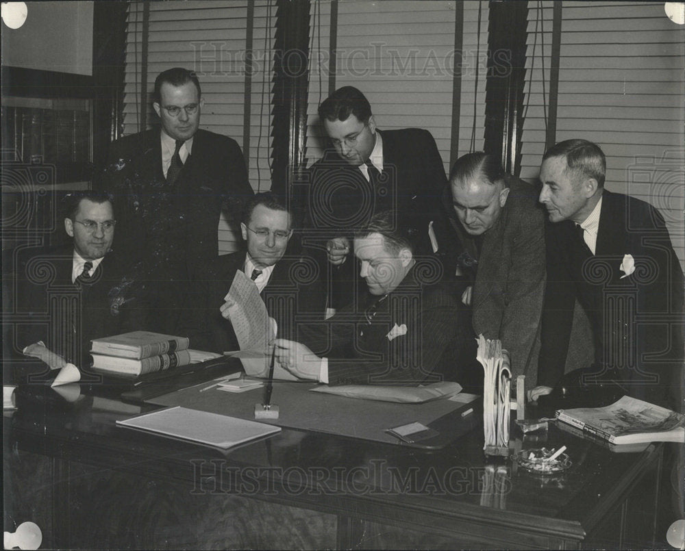 1940 Press Photo Sales Tax Bribery Case Officials - Historic Images
