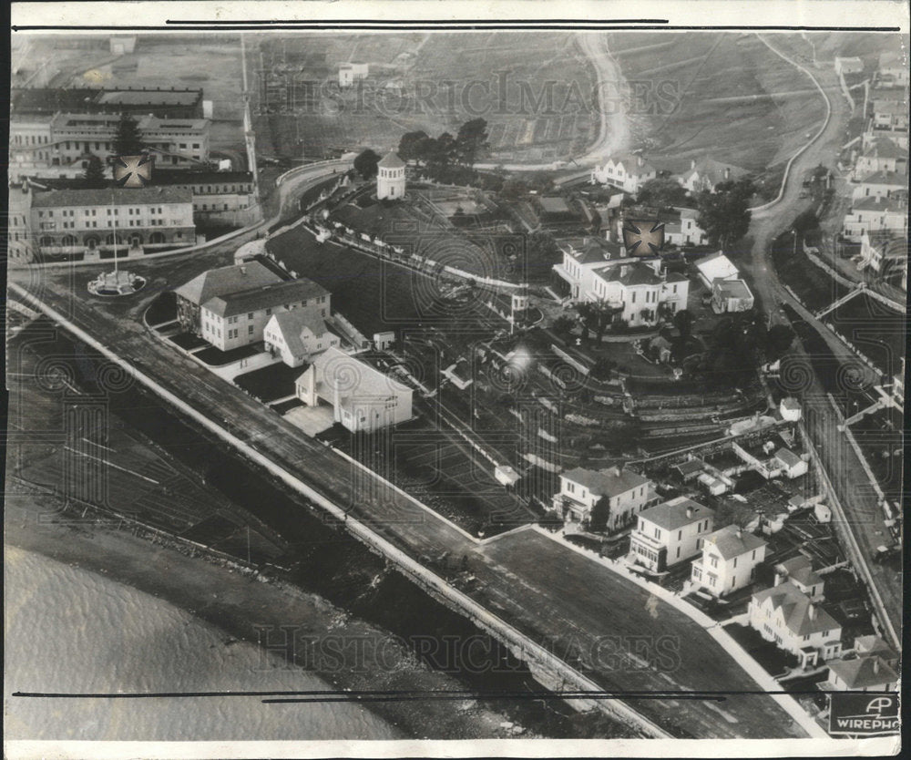 1935 Press Photo San Quentin prison grounds Warden  - Historic Images