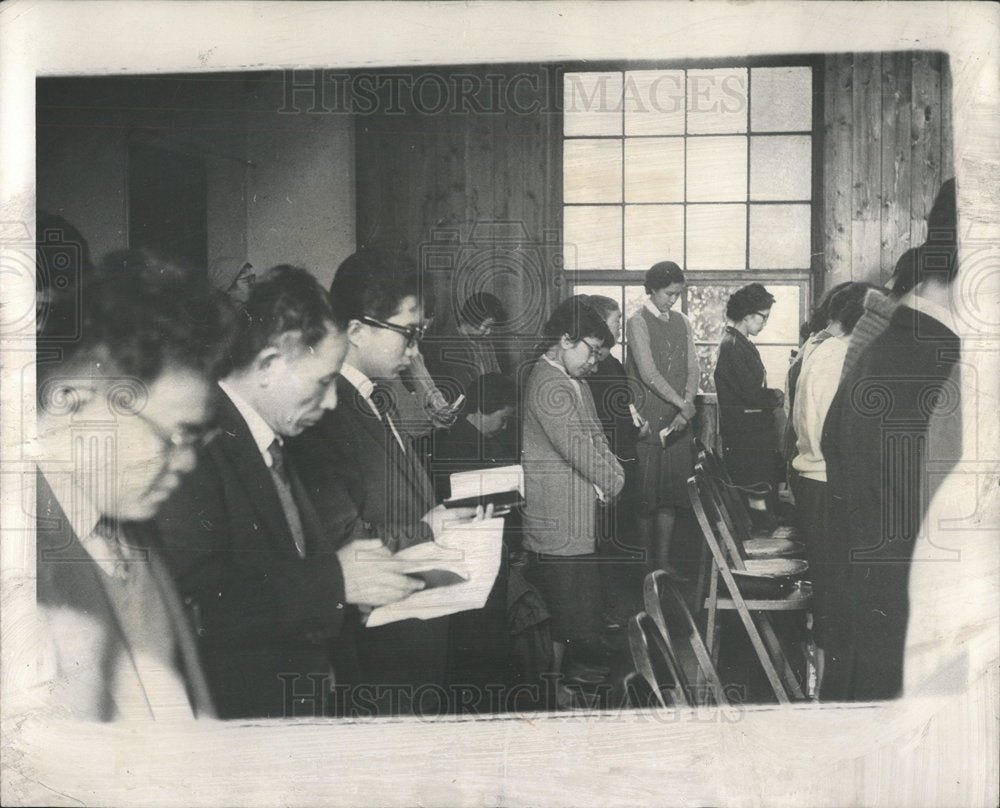 1962 Press Photo Worshiper Christian Church Japan Tokyo - Historic Images