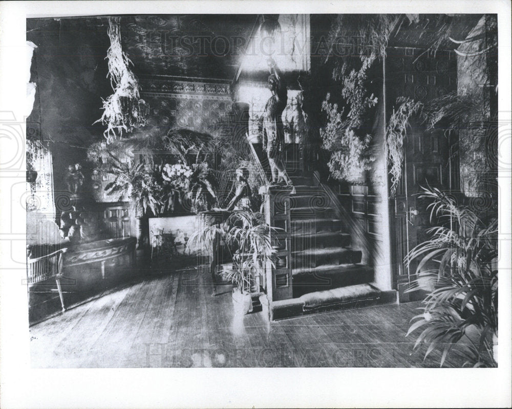 1974 Press Photo Gold leaf House Oak Floor Molly Brown  - Historic Images