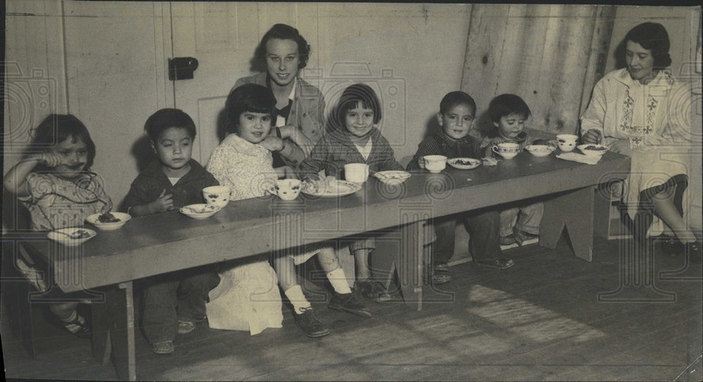 1934, Porridge Children God Maria Abeyta - RRY32191 - Historic Images