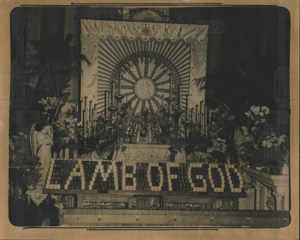 1935 Press Photo St Elizabeth church ablaze tapers city - Historic Images