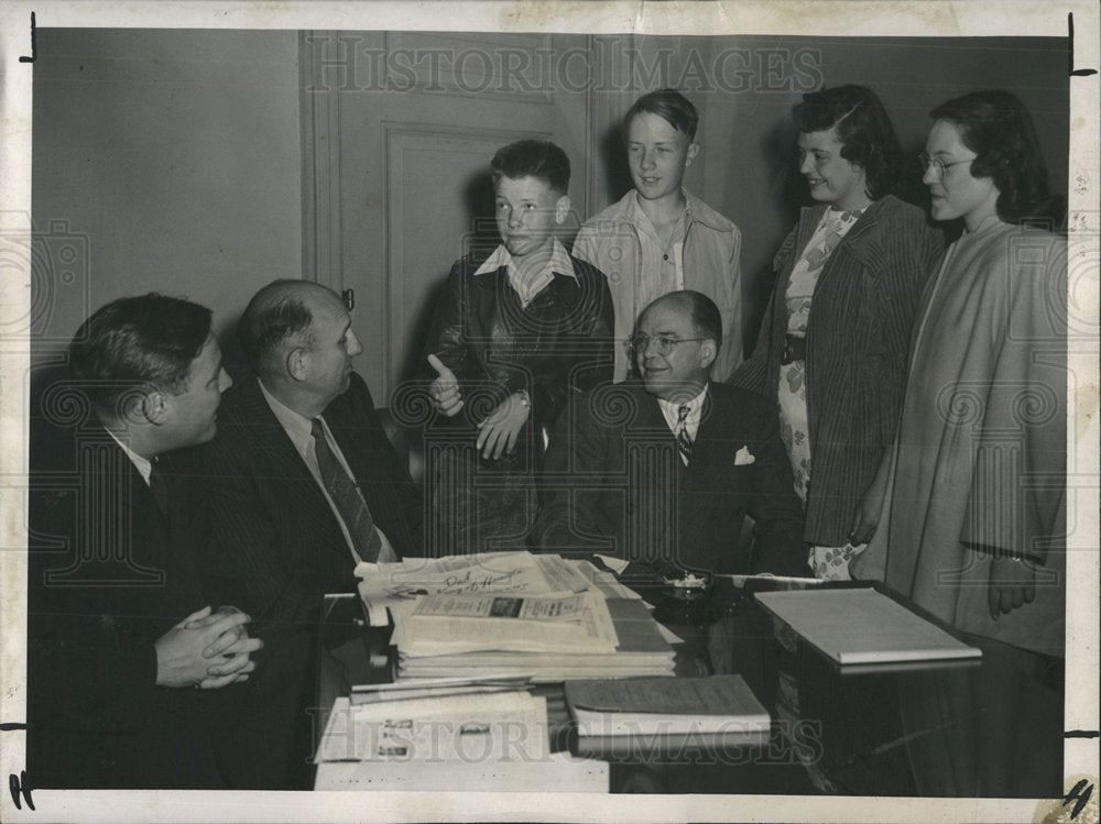 1947 Quigg Newton Willard Joyce Skinner - Historic Images