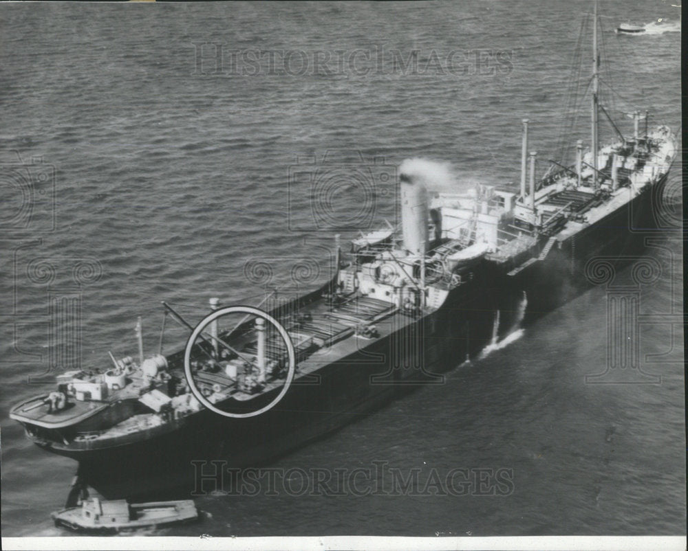 1941 Press Photo British freighter torpedo Irish coast  - Historic Images
