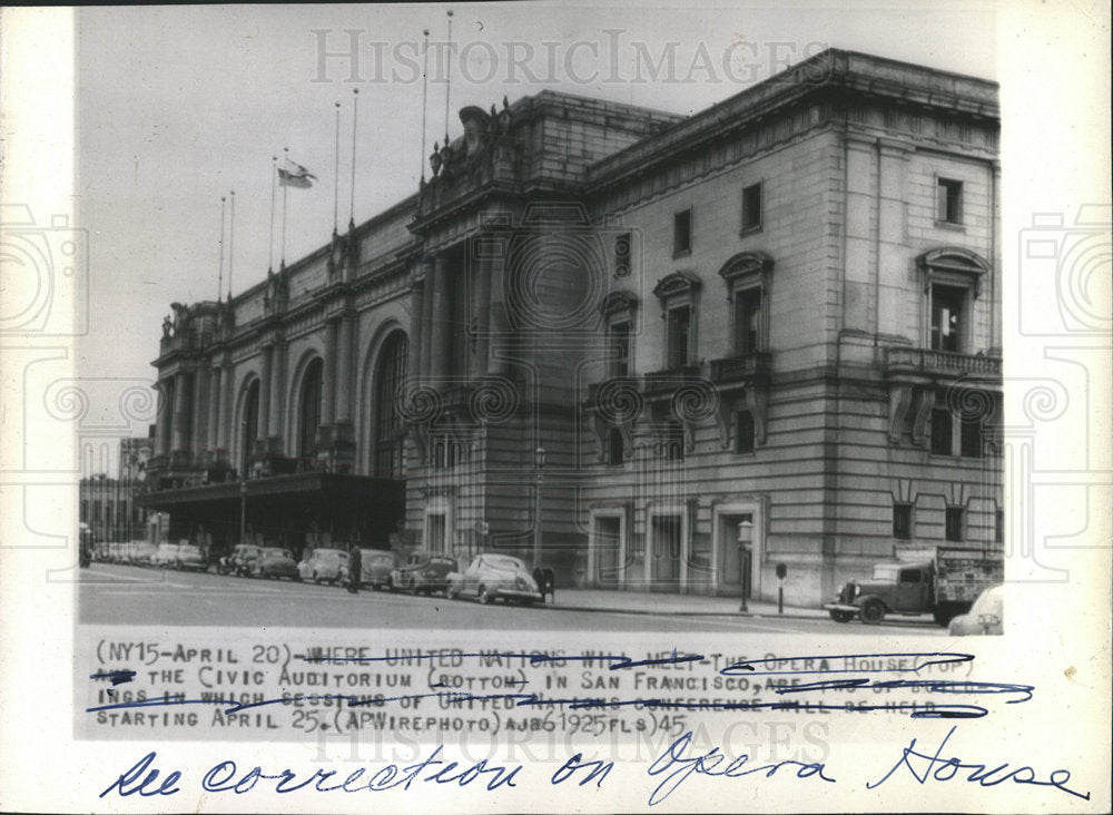 1945 Press Photo Dee Correction Opera House - Historic Images