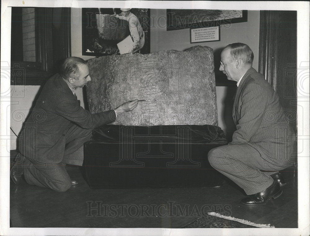 1939 Press Photo  Matthew  Stirling Institution Stone  - Historic Images