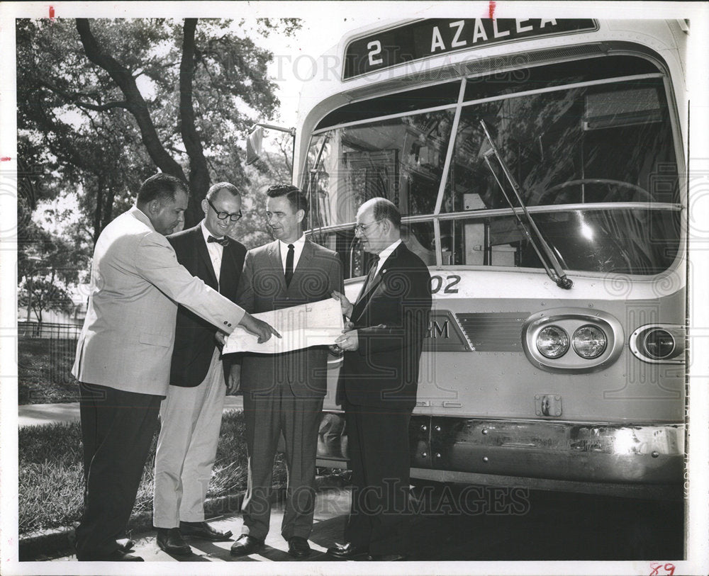 Press Photo Bus Service To Parade of Homes - Historic Images