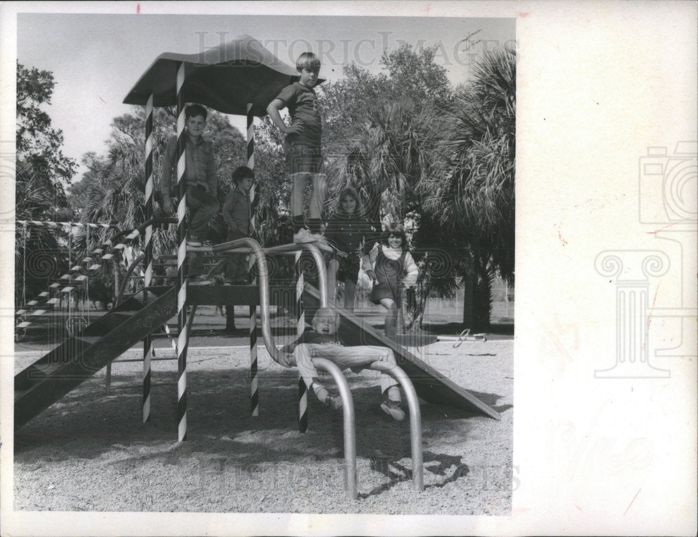1971 Press Photo playground Youth Centers Lake Vista - Historic Images