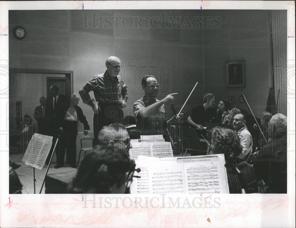 1964 Press Photo Indoor recreational Symphony Rehearsal - Historic Images