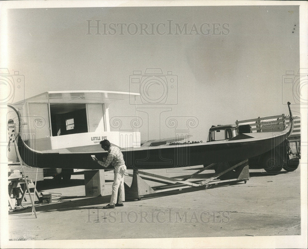 1965 Press Photo Fiberglass Gondola Ed Henne George Mei - Historic Images
