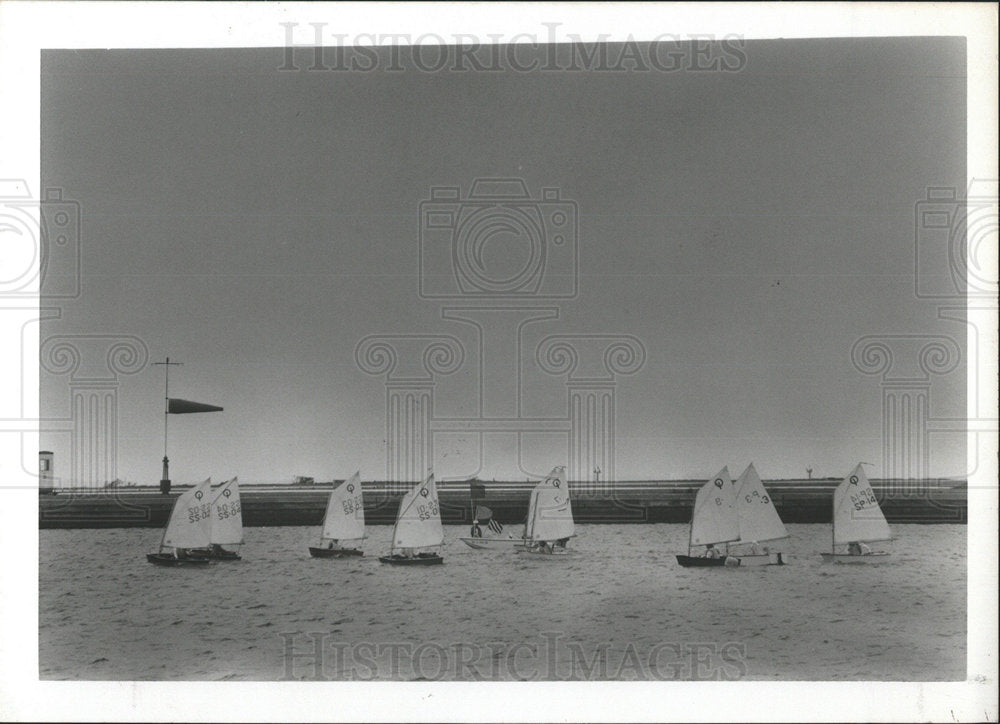 1990 Press Photo  Salty Sisters Sailing Club Sailors   - Historic Images