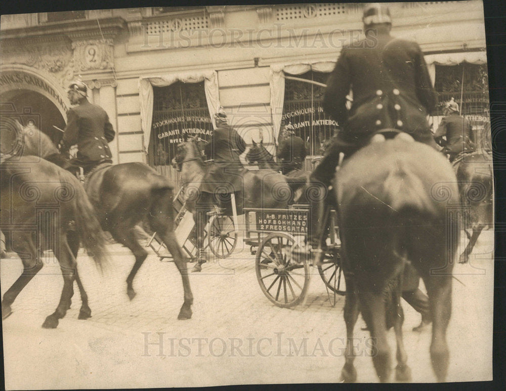 Press Photo Stockholm Mounted Police Rally to stop Mob - Historic Images